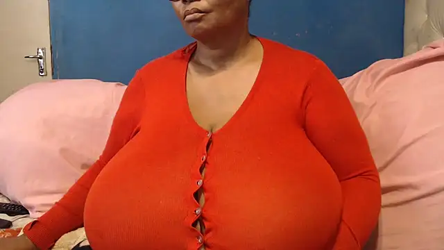 cutefirmmelonss - CUTEFIRMMELONSS's free webcam