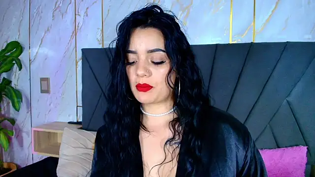chloe_Laurent1 on StripChat
