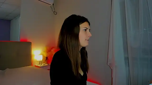 Laura_Leee
