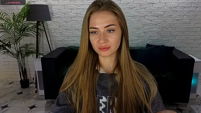 adelyna_bird - Adelyna_Bird's free webcam