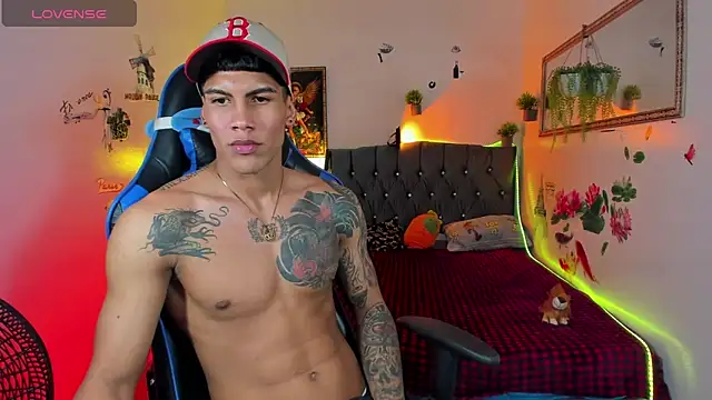 damian_latinxxx - Damian_latinxxx's free webcam - UK Sex Cams