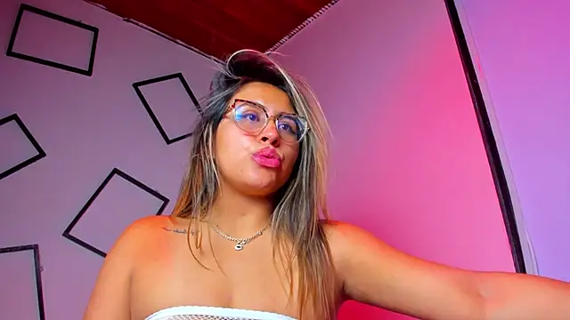 Freya_Miller_