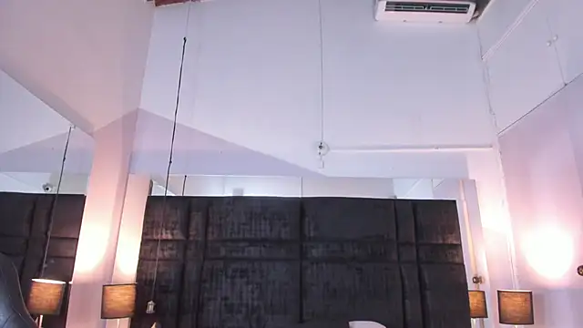 MayaCurvy