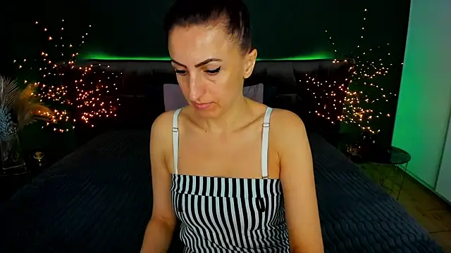 Rebecca_Diamond