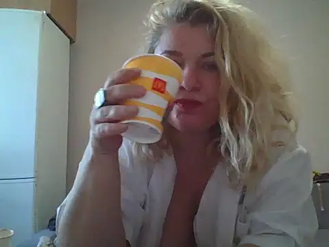 hurricanecathrine - HurricaneCathrine's free webcam