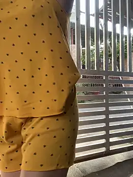 bigassbee - BigAssBee's free webcam