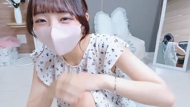 Mashiro-chan Live Webcam on Stripchat