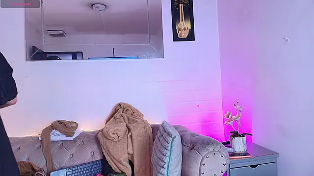 EllenaBoobs_