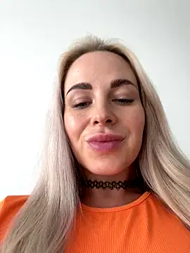 streetdoll webcam