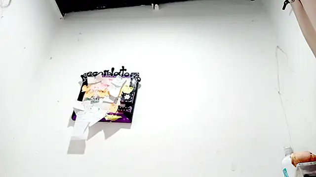 PetiteIvoryQueen19