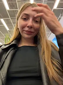 Sunny___Bunny from StripChat is Freechat