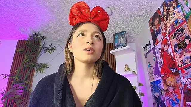 Victoria_Adams14