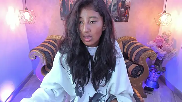 melany_brunette