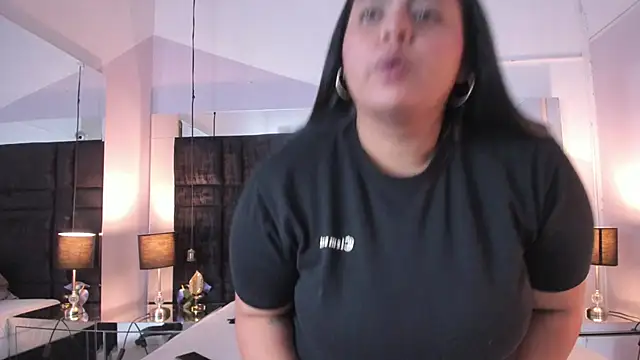 MayaCurvy