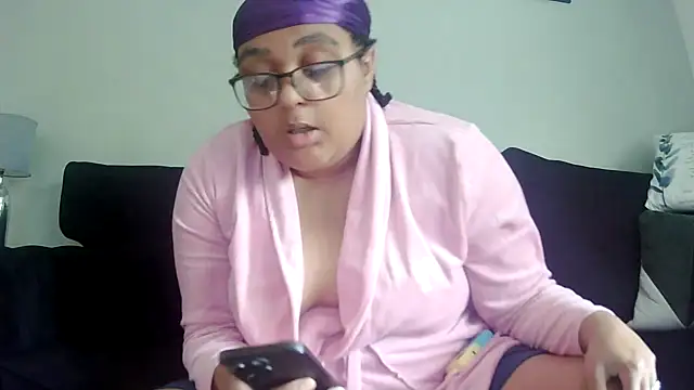 vanilla_chocolate23 - Vanilla_chocolate23's free webcam - UK Sex Cams
