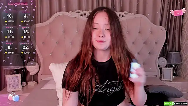 MiriaamWhite