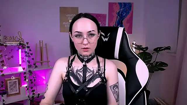 MollyKissy