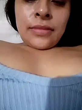 Megan_monroe_outodoors