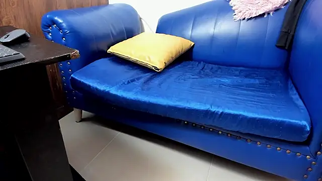Mature_Skinny