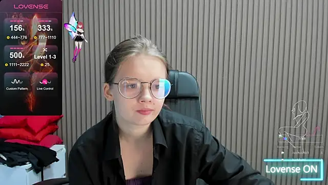 shy_elina01