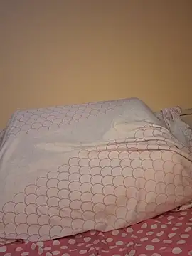 cuddlykitten_20 - Cuddlykitten_20's free webcam - UK Sex Cams