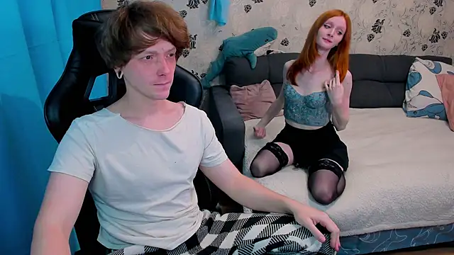 lakmsrrrmrrr - Lakmsrrrmrrr's free webcam