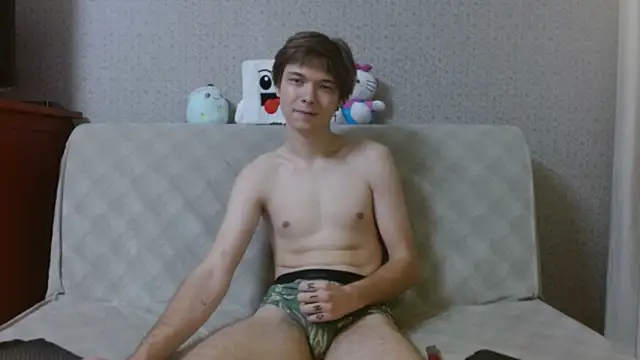 hilt_on_ (M twink) - sit without panties 10 min