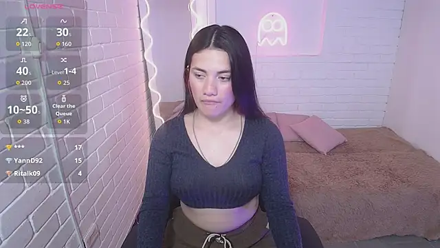 Chiara_tay
