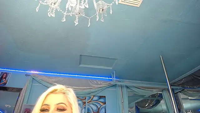 ADRIANNA_FOX