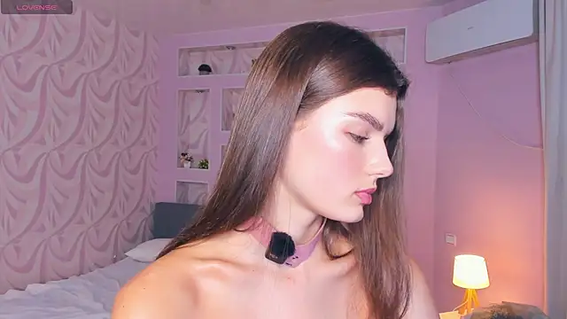 FloraDobb's Stripchat show and profile
