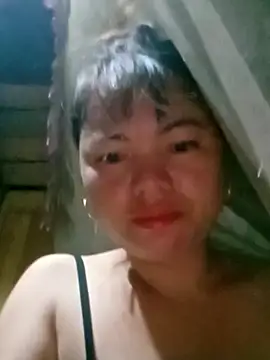 emly-xinh18
