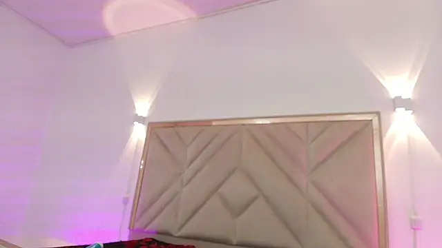 Violet_tay1