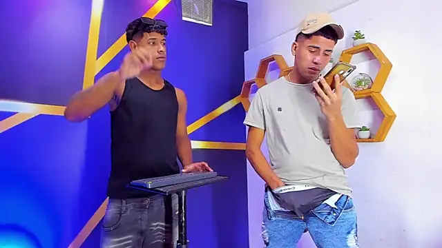 Play_boys_Hot2