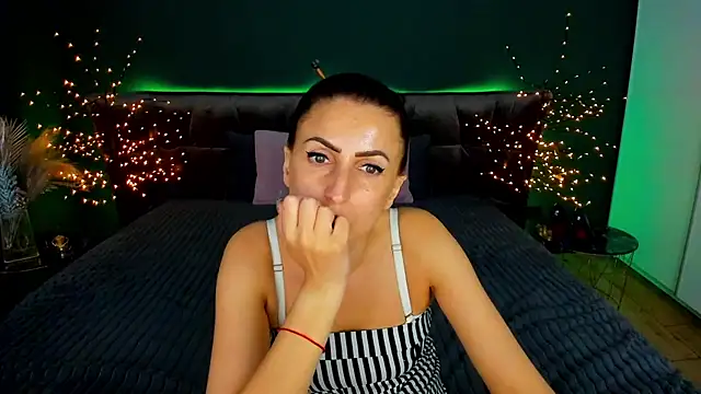 Rebecca_Diamond