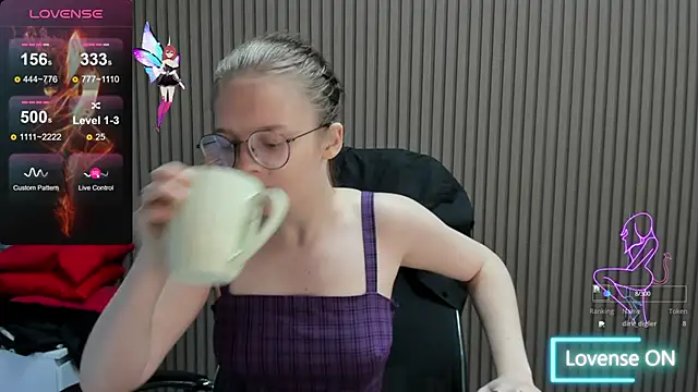 shy_elina01