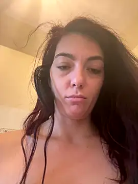 strawberry_queen2 from StripChat is Freechat
