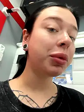 AlishaOfThorns webcam