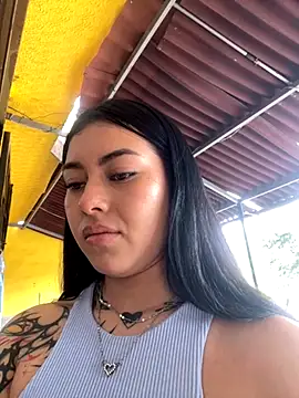emily_22x