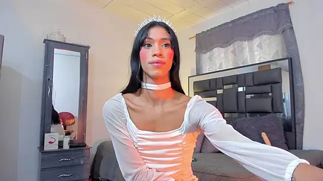Модель: REINA_ADAHARA