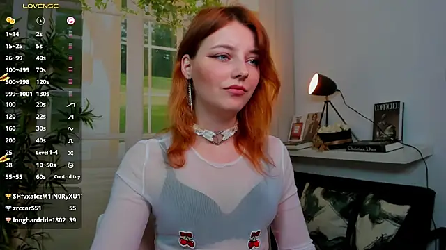 pretty_little_thing webcam