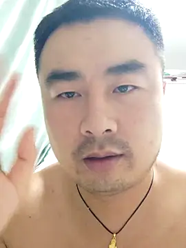 guozuo Live Webcam on Stripchat