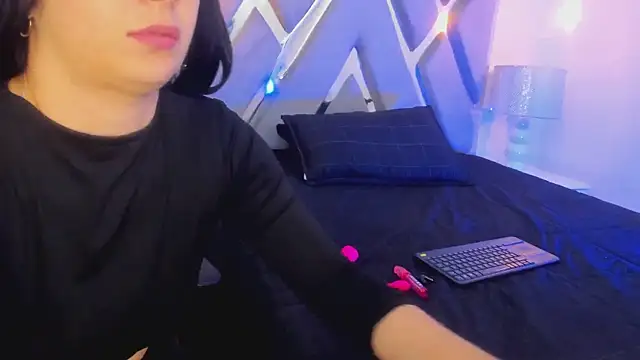 AnniEsstone