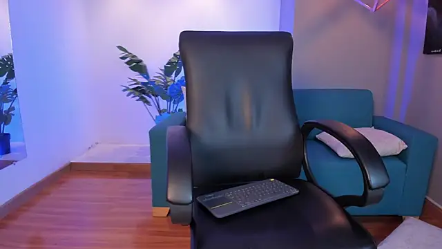 karol_yanil - Karol_Yanil's free webcam
