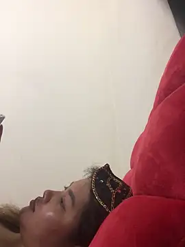MaiHoang2k's Stripchat show and profile