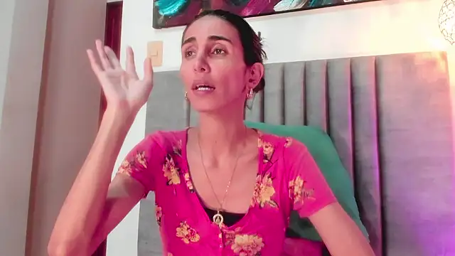 Nina_Cavaali