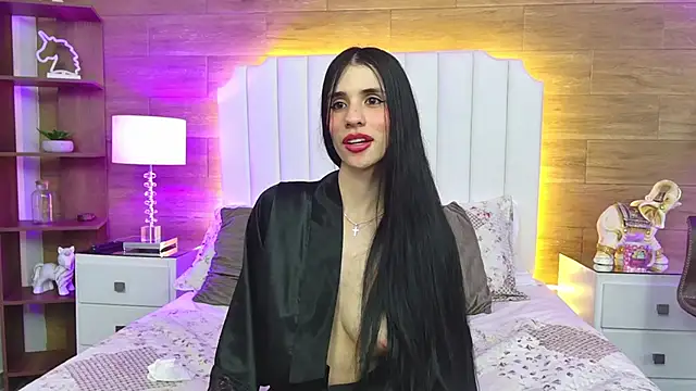 scarletmore - ScarletMore's free webcam - UK Sex Cams