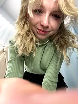 EveLittleSinner webcam
