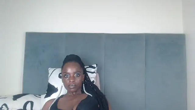 jah-queen - Jah-Queen's free webcam