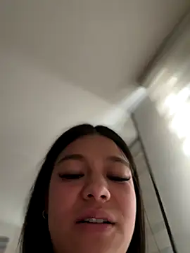 alyshanon18 - Alyshanon18's free webcam - UK Sex Cams