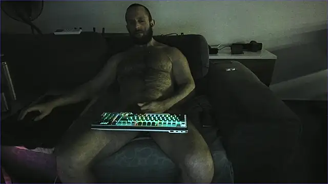 Hugealphabeast